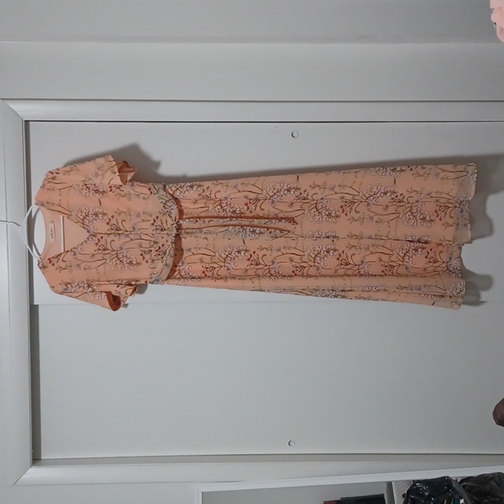Panda Grove Fully Lined Floral Dress with Functioning Buttons in Peach and Green